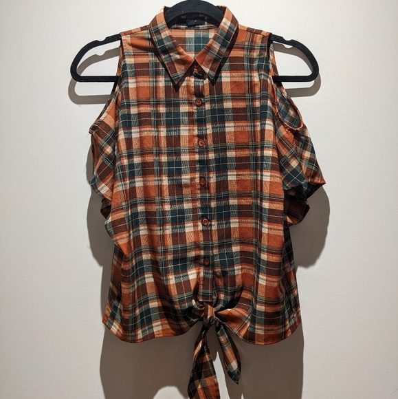 Orange and Green plaid cold shoulder blouse with tie and the bottom - Picture 2 of 4
